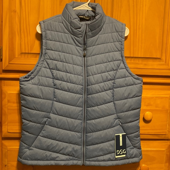 DSG Tops - DSG Size XL Puffy Vest